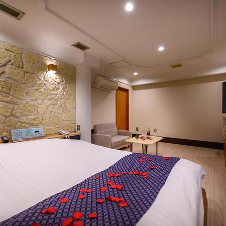 Hotel Mobilia (Adults Only) Tsurugashima Bagian luar foto