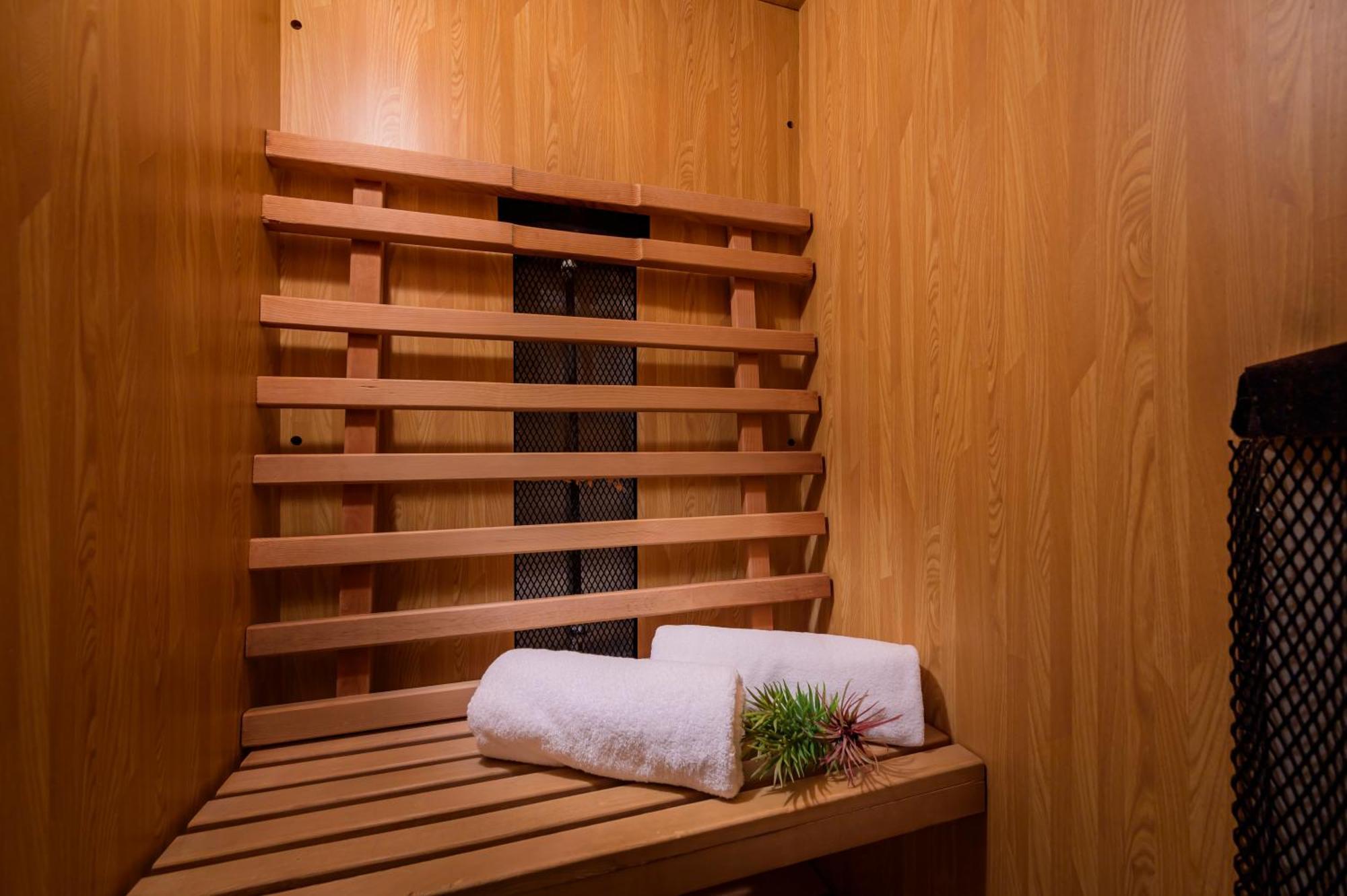 Hotel Mobilia (Adults Only) Tsurugashima Bagian luar foto
