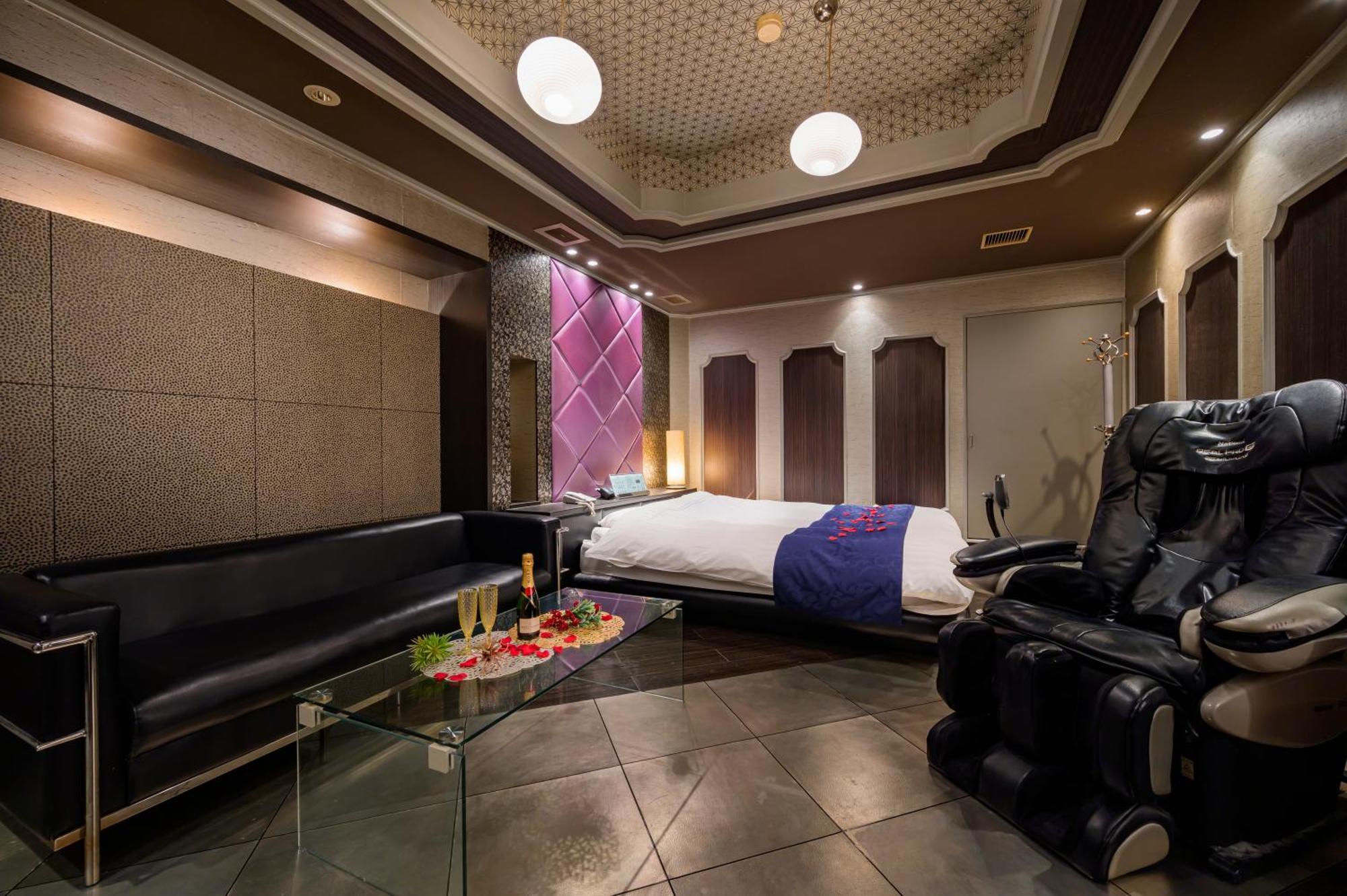 Hotel Mobilia (Adults Only) Tsurugashima Bagian luar foto